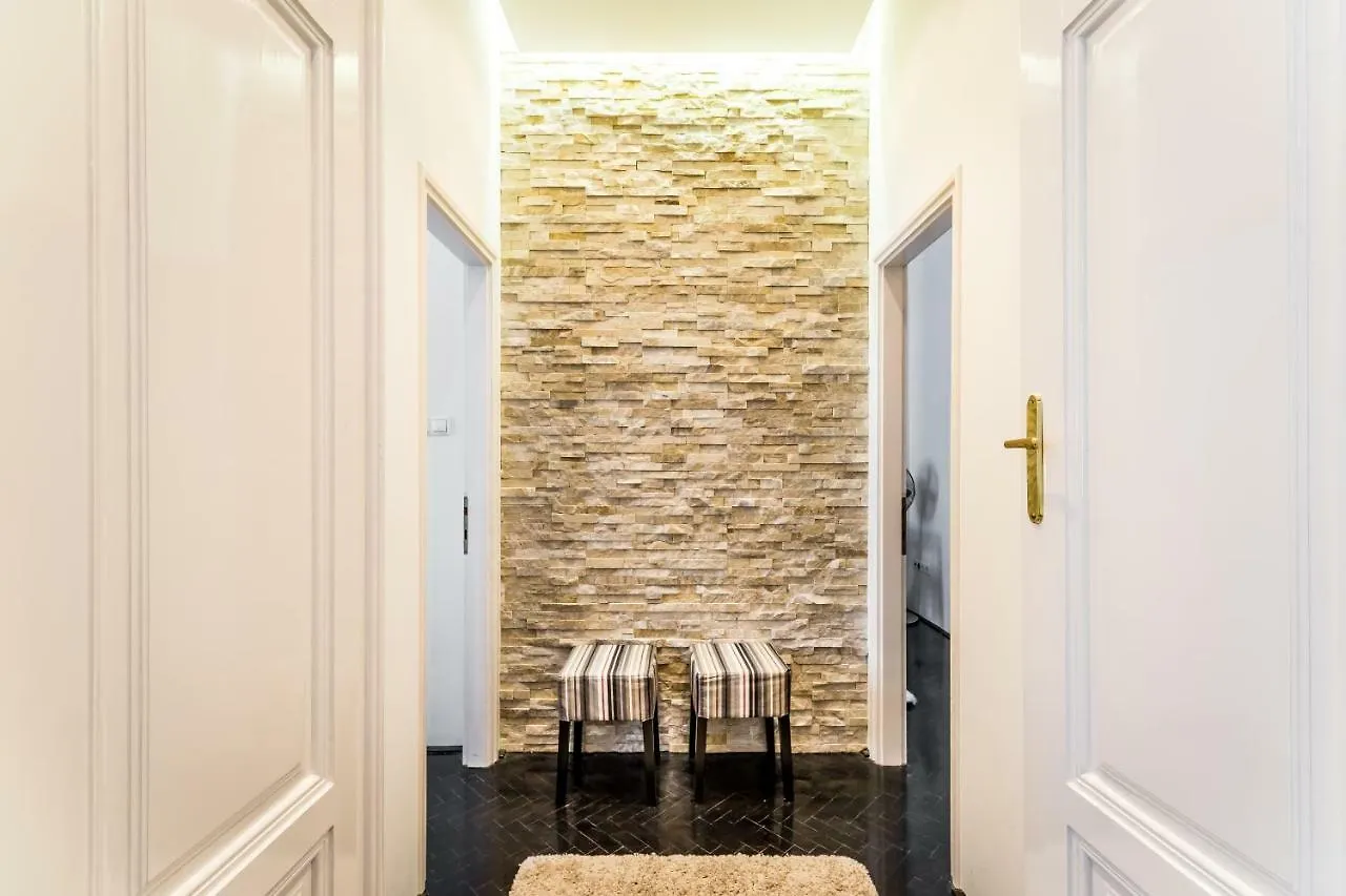Bpr B&W Elegant Home 부다페스트 0*,  헝가리